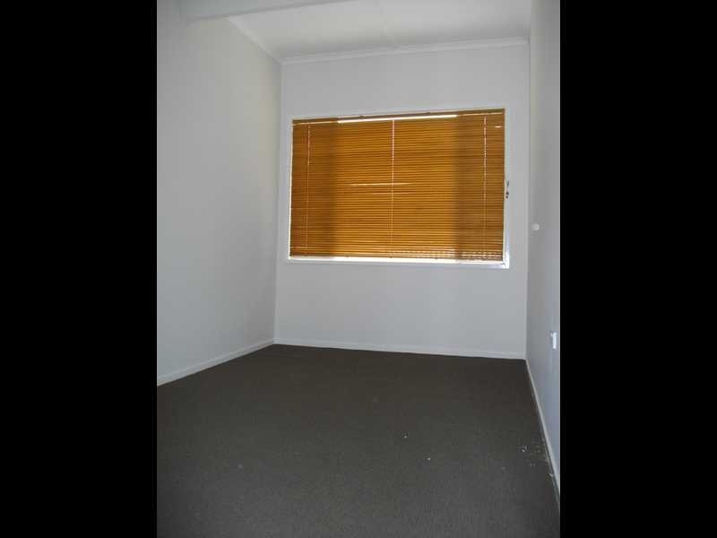 14 Macquarie Street, Booval QLD 4304