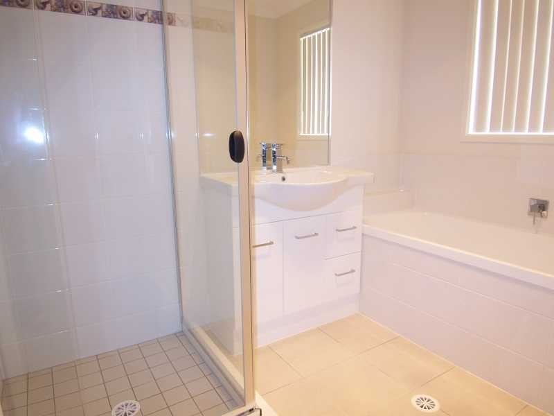 19 Arnold Street, Wulkuraka QLD 4305