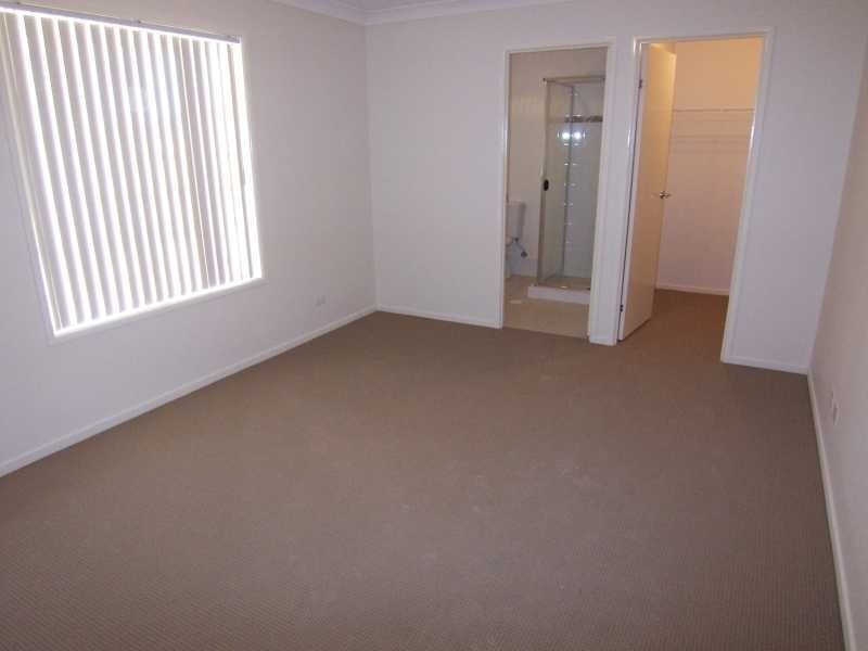 19 Arnold Street, Wulkuraka QLD 4305