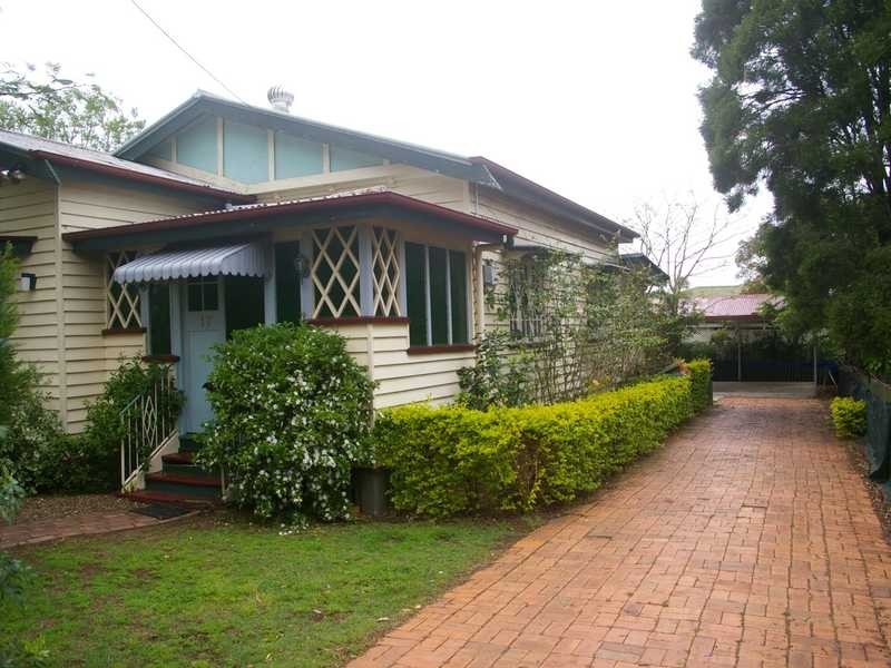 17 Nimmo Street, Booval QLD 4304