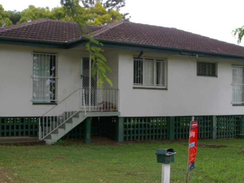 14 Brian Street, Riverview QLD 4303
