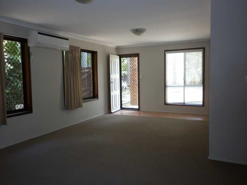 4 Brolga Court, Bundamba QLD 4304