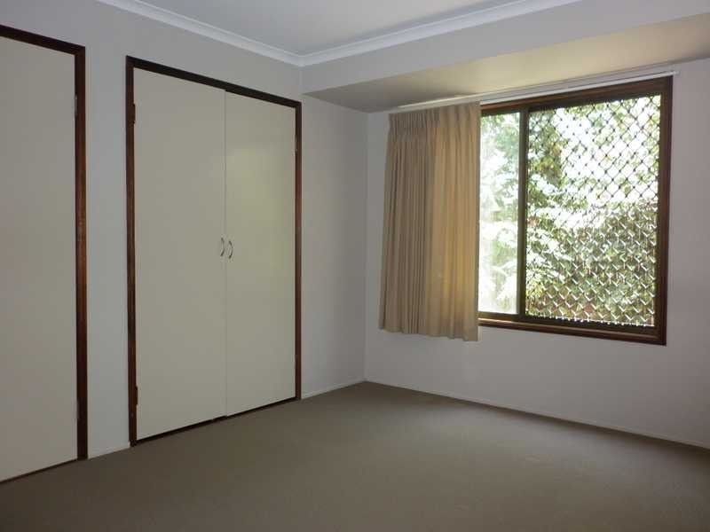 4 Brolga Court, Bundamba QLD 4304