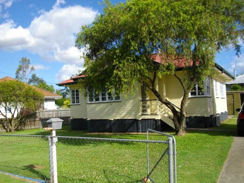 9 Adam Street, One Mile QLD 4305