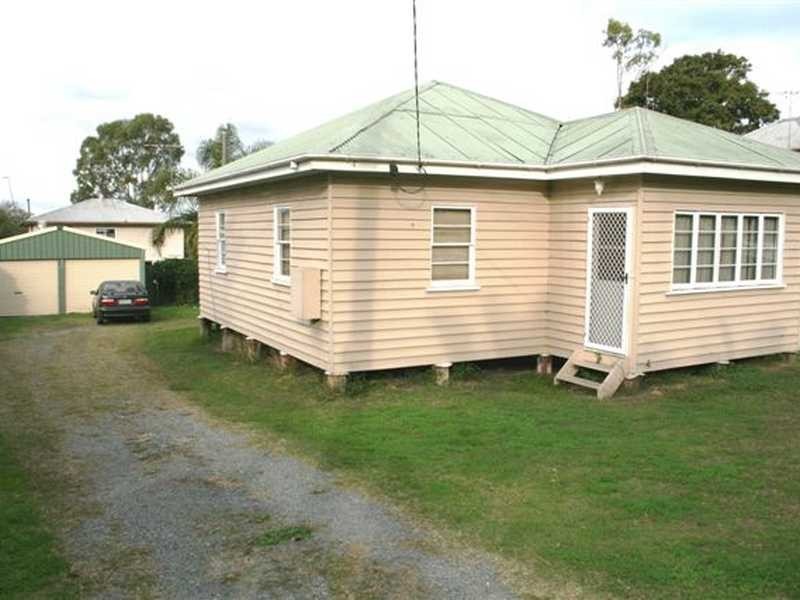 28 Stafford Street, Booval QLD 4304