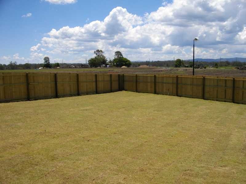 42 Baden Jones Way, North Booval QLD 4304