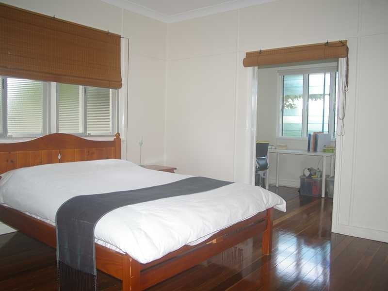 1 Schelbach Street, Booval QLD 4304