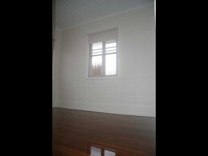 1 Schelbach Street, Booval QLD 4304