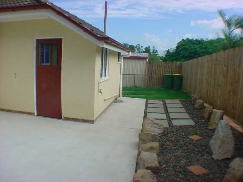 1 Schelbach Street, Booval QLD 4304