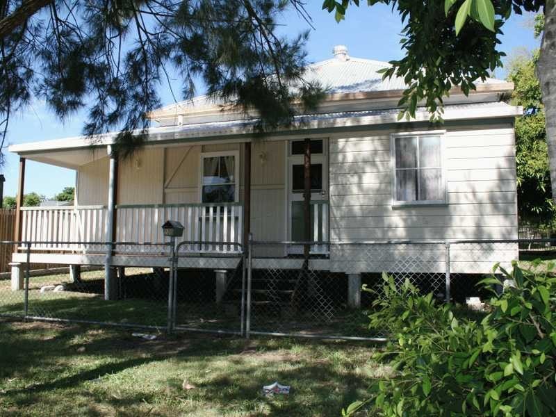 100 Thorn Street, Ipswich QLD 4305