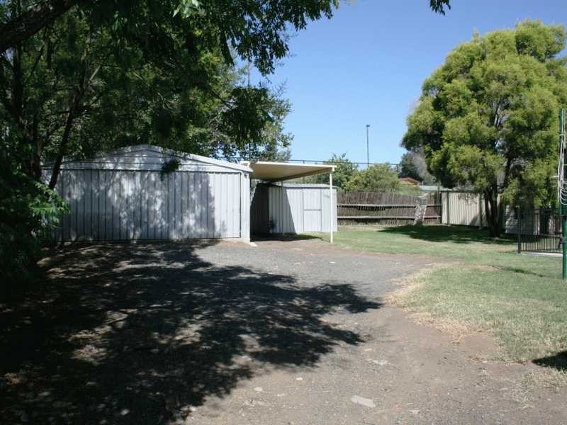 100 Thorn Street, Ipswich QLD 4305
