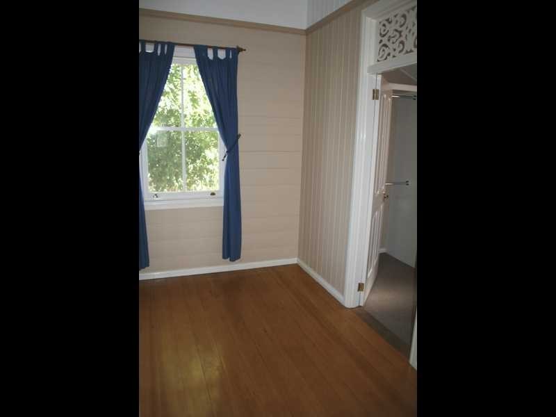 100 Thorn Street, Ipswich QLD 4305