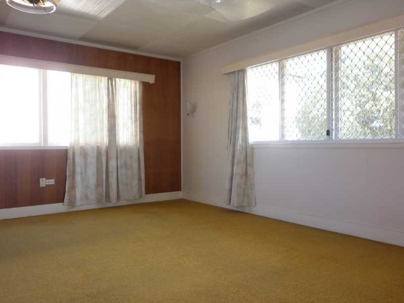 18 Thurso Street, North Booval QLD 4304
