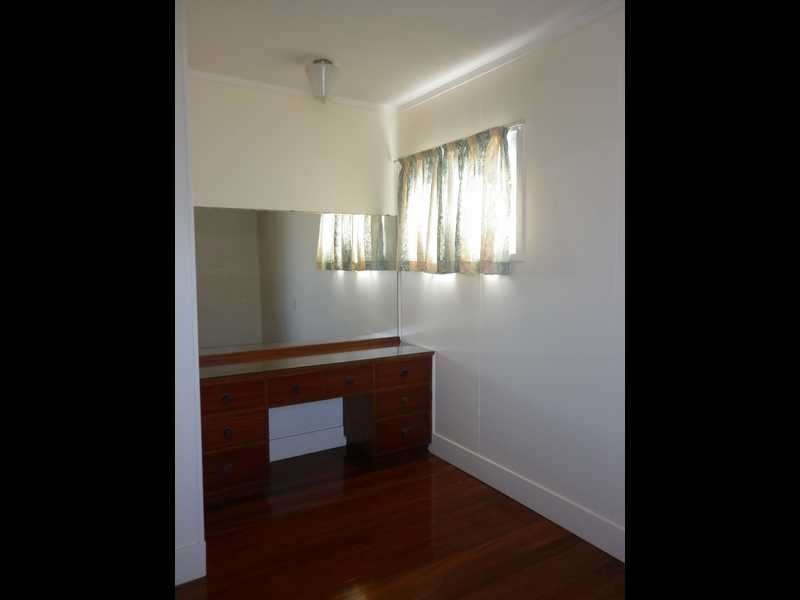 18 Thurso Street, North Booval QLD 4304