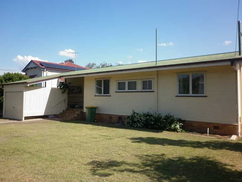 18 Thurso Street, North Booval QLD 4304