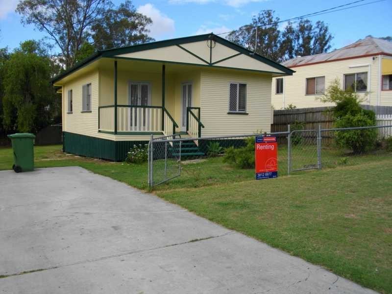 2 Alice Street, Blackstone QLD 4304