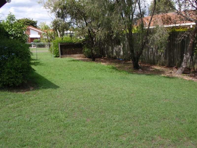 8 Underwood Street, Brassall QLD 4305