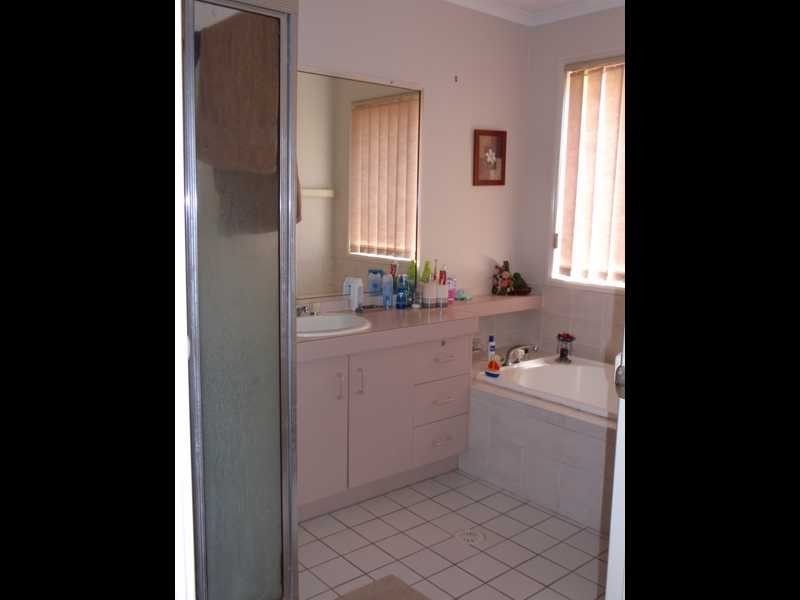 9 Ashvale Street, Flinders View QLD 4305
