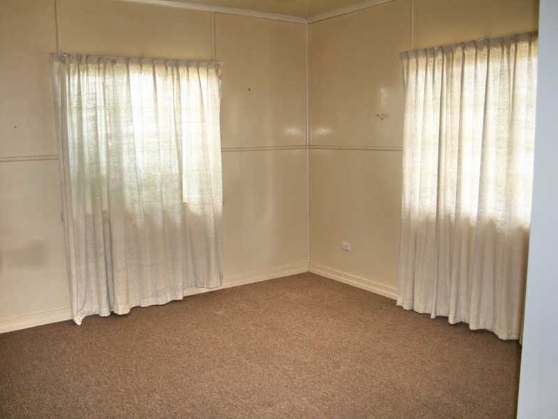 2 Lion Street, Ipswich QLD 4305