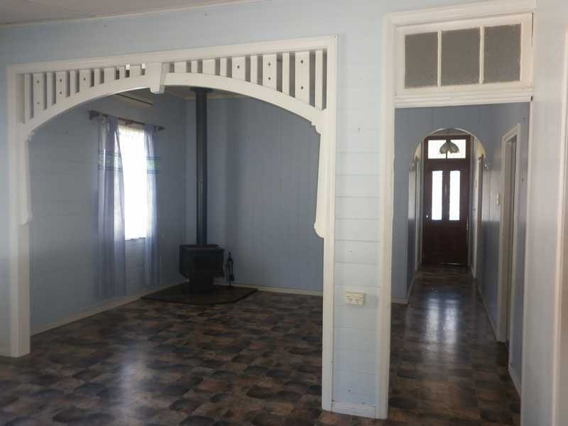 25 Moffatt Street, Ipswich QLD 4305