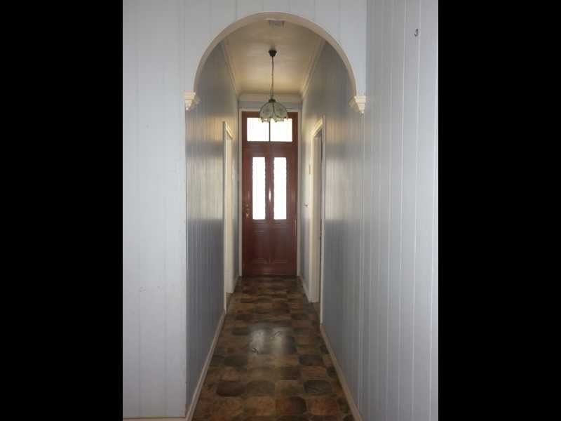 25 Moffatt Street, Ipswich QLD 4305