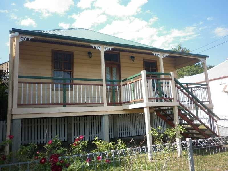 25 Moffatt Street, Ipswich QLD 4305