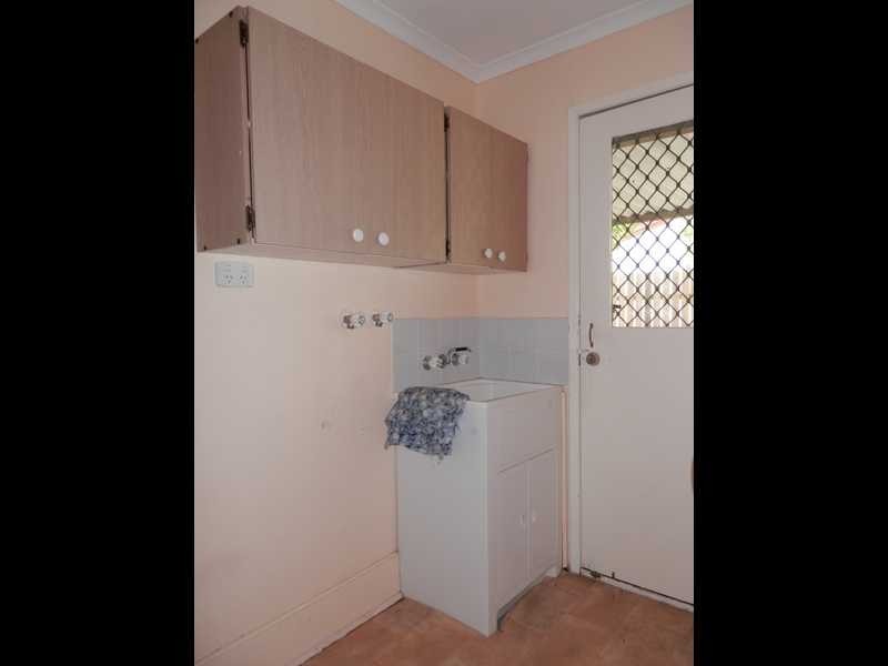 38 Phyllis Street, Eastern Heights QLD 4305