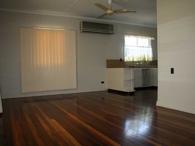 8 Minnis Street, Eastern Heights QLD 4305