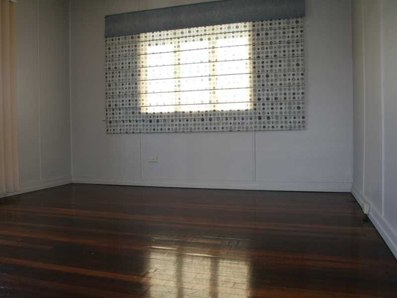 8 Minnis Street, Eastern Heights QLD 4305