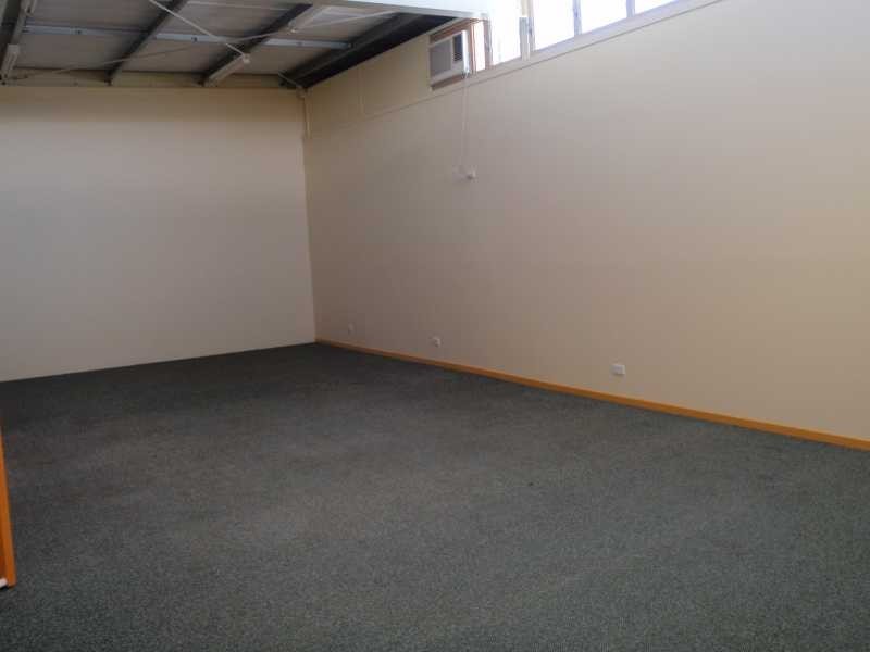 8 Lowry Street, North Ipswich QLD 4305