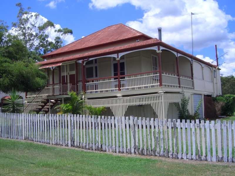 12 Carr Street, Ipswich QLD 4305