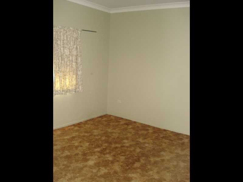 9 Emu Street, Churchill QLD 4305