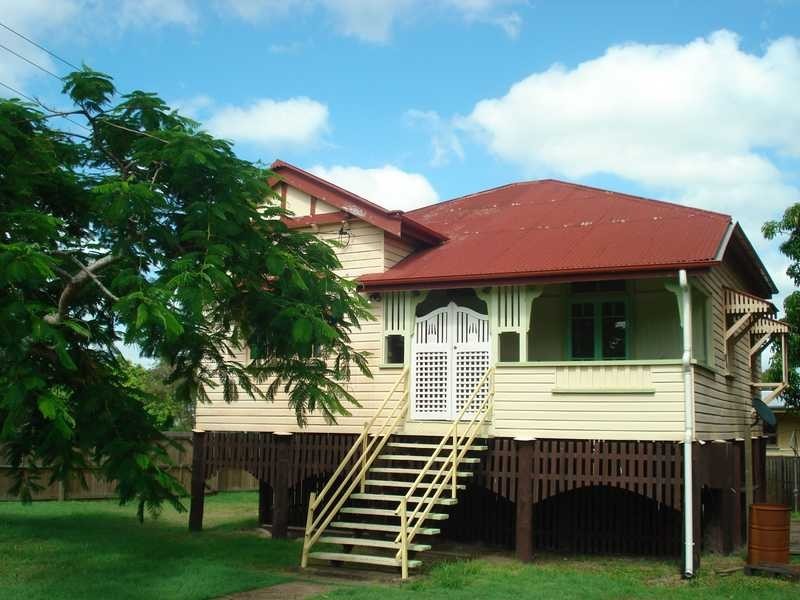 10 Station Road, Riverview QLD 4303