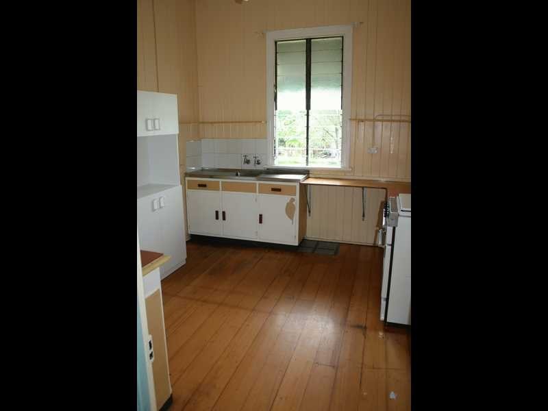 25 The Terrace, North Ipswich QLD 4305