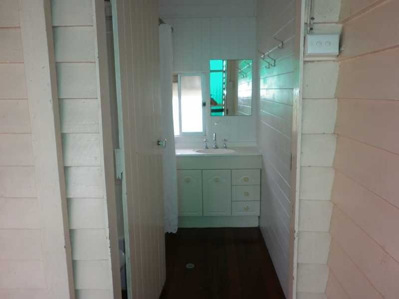 37 North Station Road, North Booval QLD 4304