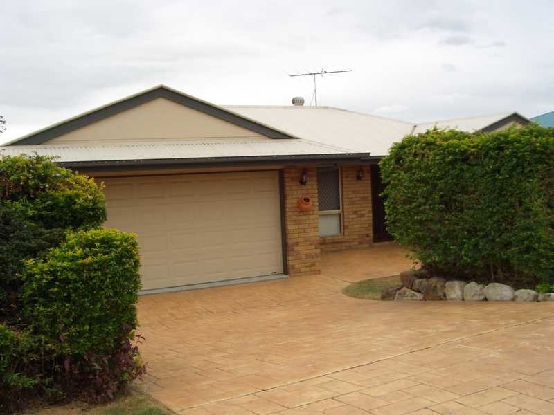 6 Oriole Close, Flinders View QLD 4305