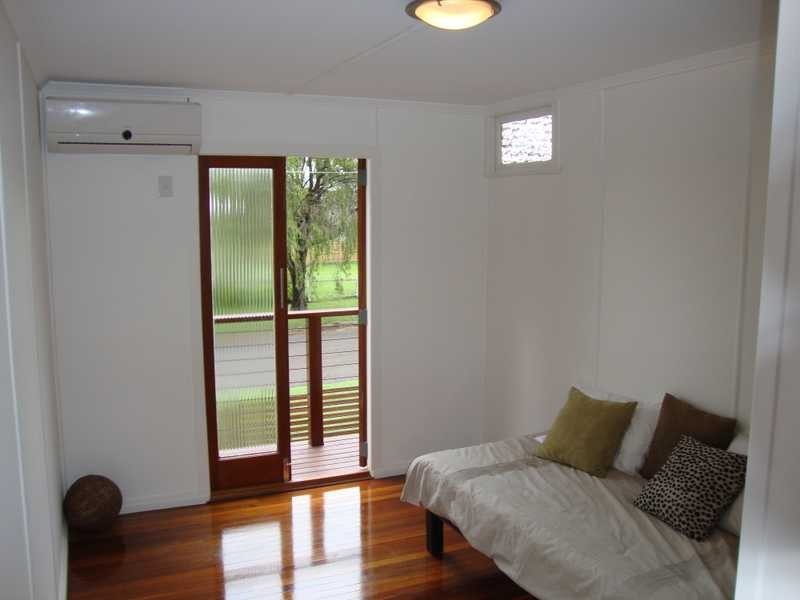 4 Cross Street, Raceview QLD 4305