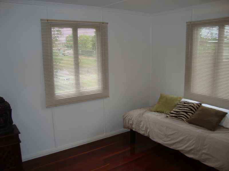 4 Cross Street, Raceview QLD 4305