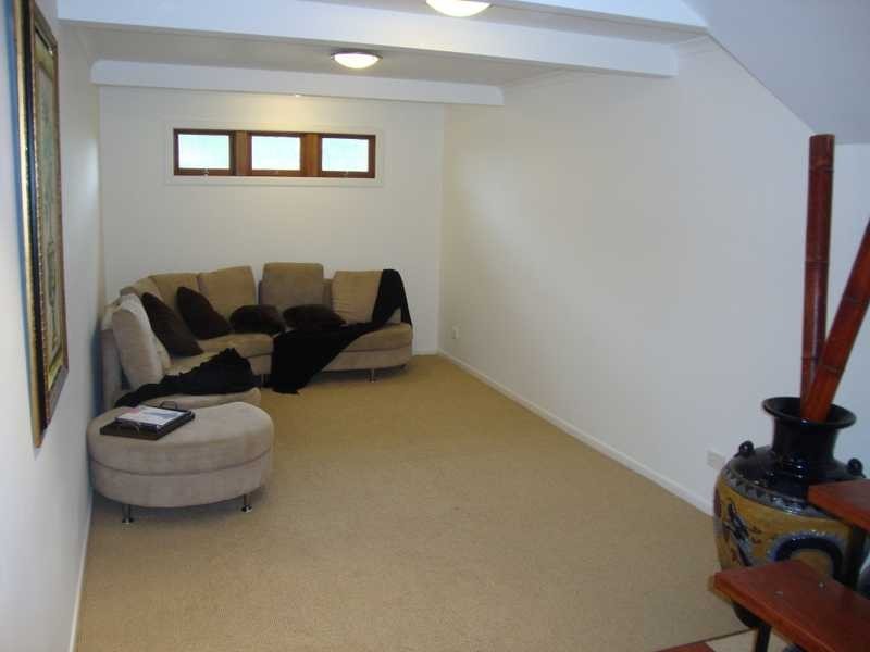 4 Cross Street, Raceview QLD 4305