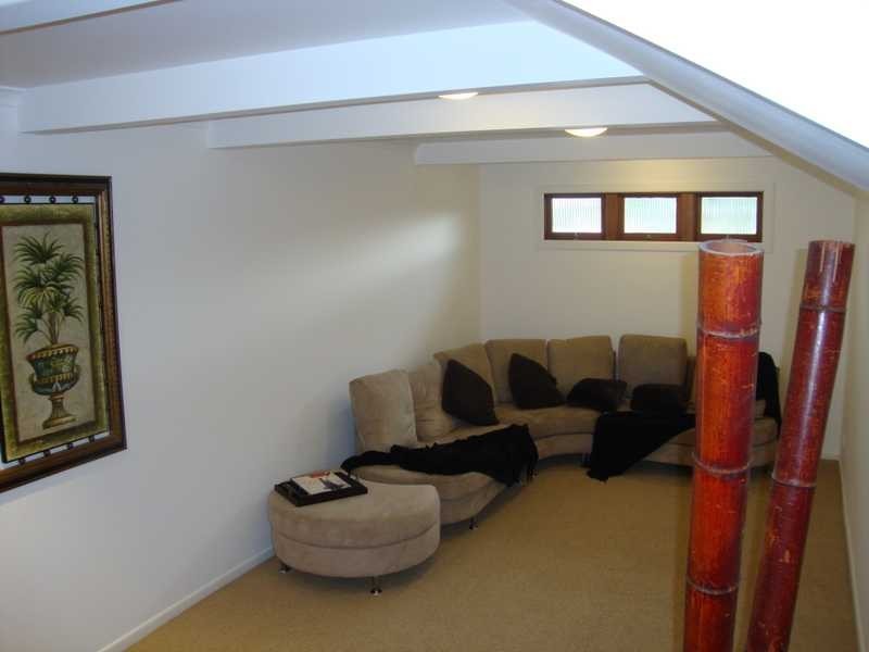 4 Cross Street, Raceview QLD 4305