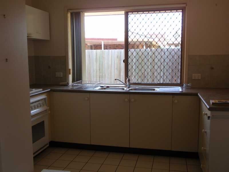 2/15 Pioneer Drive, Raceview QLD 4305