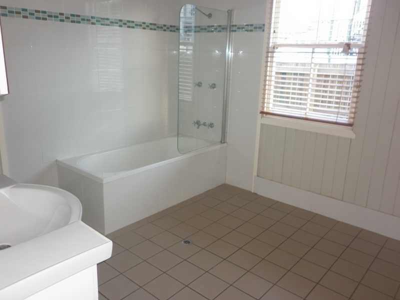 26 Whitehill Road, Newtown QLD 4305