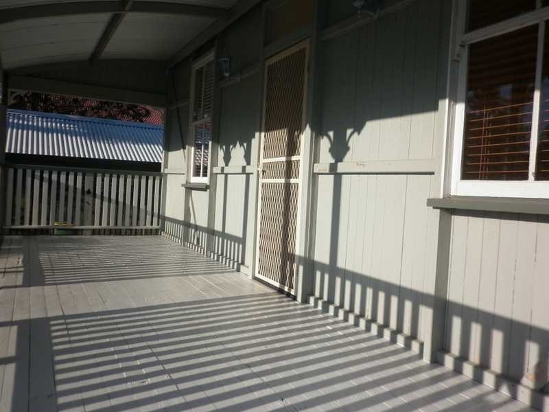 26 Whitehill Road, Newtown QLD 4305