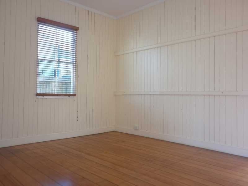 26 Whitehill Road, Newtown QLD 4305