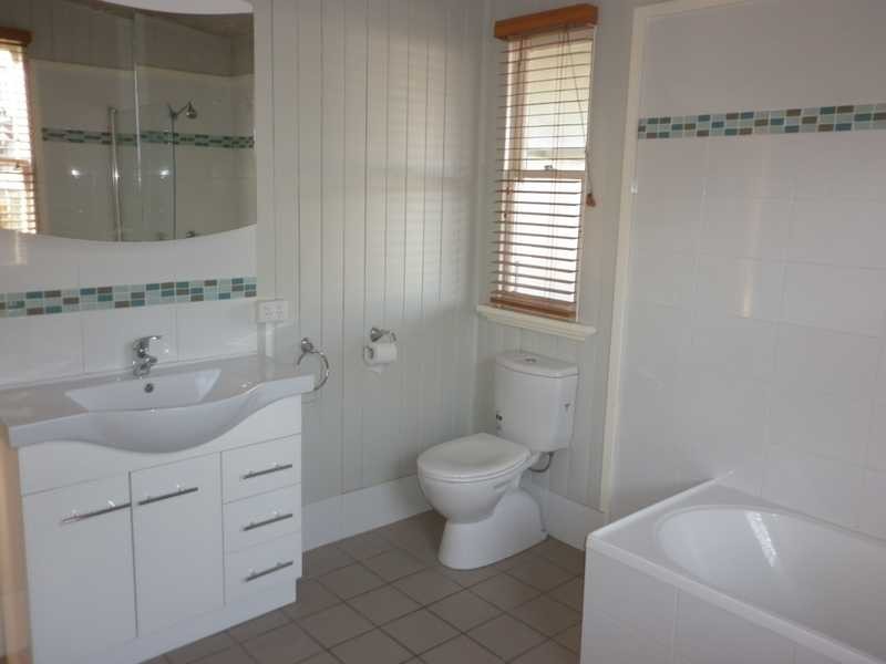 26 Whitehill Road, Newtown QLD 4305