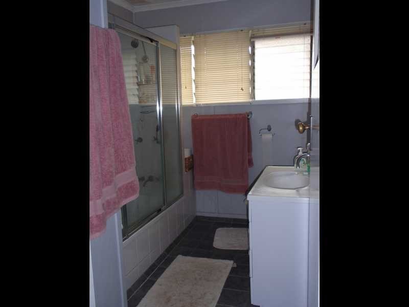 2 Leonard Street, Leichhardt QLD 4305