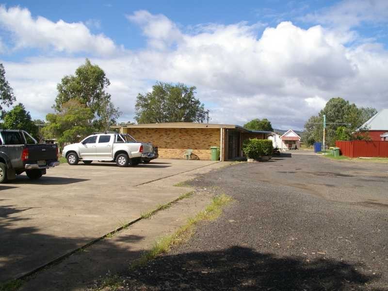 21 Fassifern Road, Peak Crossing QLD 4306