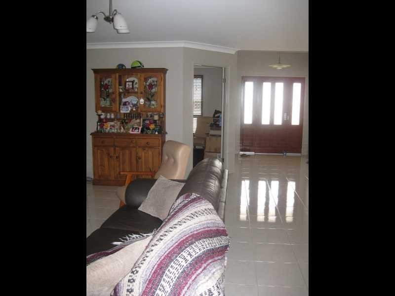 25 Pat Slattery Place, Lowood QLD 4311