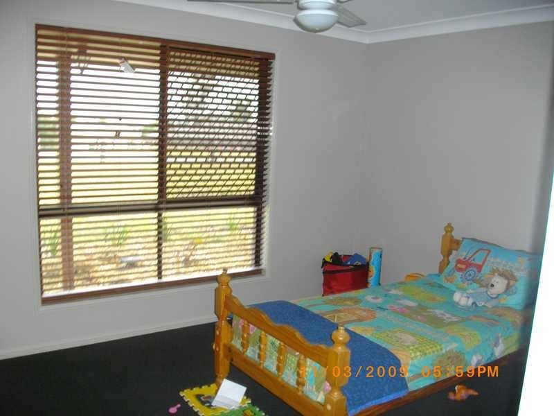 25 Pat Slattery Place, Lowood QLD 4311
