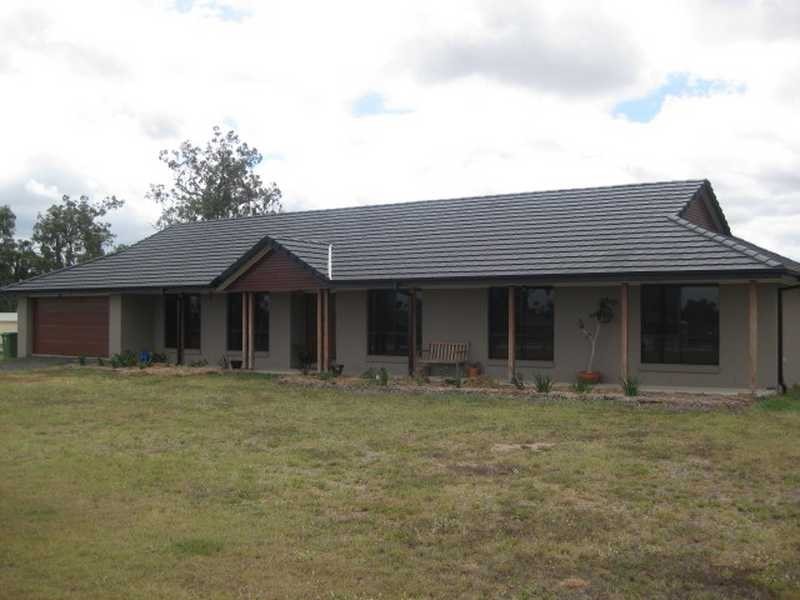 25 Pat Slattery Place, Lowood QLD 4311